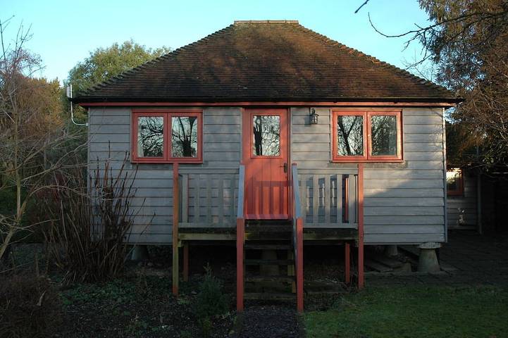 Vacation rental for 2 people, with yard and balcony in Kent