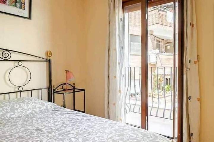 Apartamento entero, Luz natural, silencioso y muy bien situado in Chamartín (Madrid), Madrid