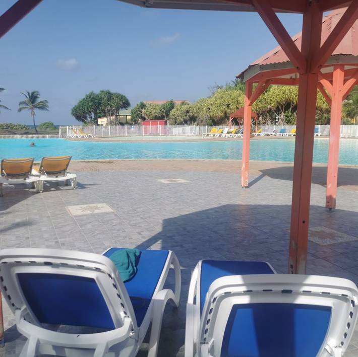 Gîte pour 3 personnes, avec piscine ainsi que balcon et jardin à Saint-François - 4