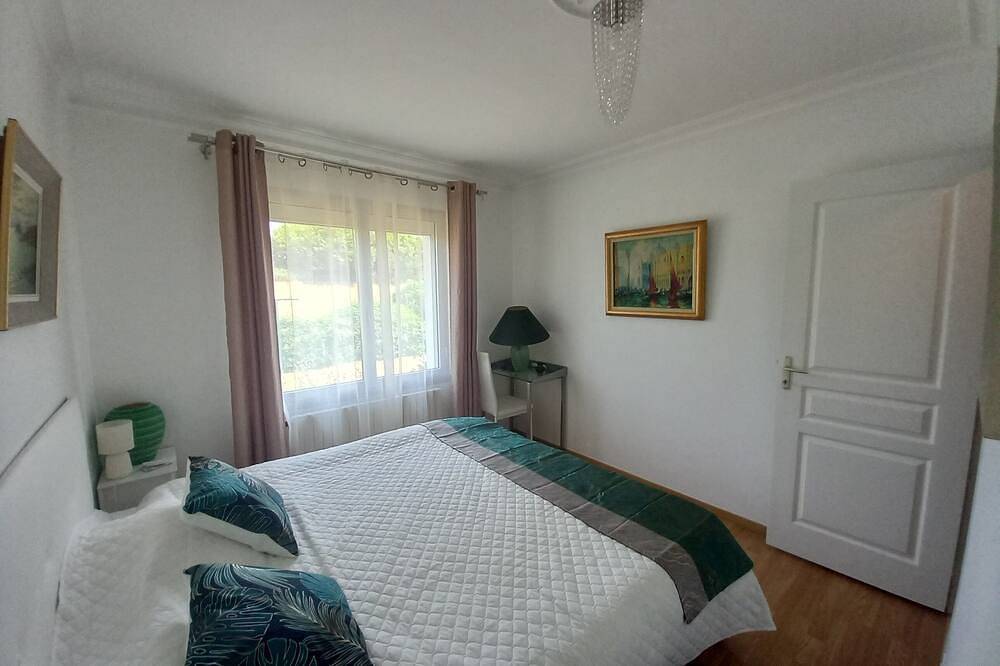 Large Cosy House 14 persons Open Spaces Garden Parkings Beach in Vannes, Côte des Mégalithes