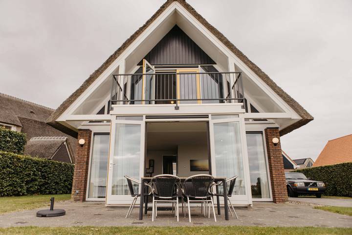 Villa für 6 Personen, mit Terrasse und Seeblick sowie Garten - 1