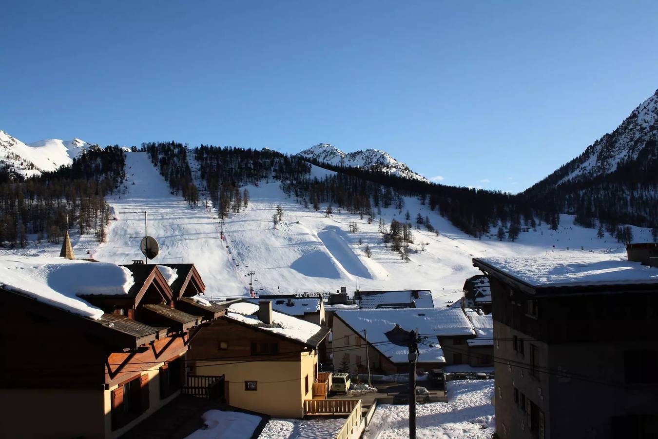 Ganze Wohnung, Große 70er-Wohnung! Im Chalet ohne Parkplatz in Montgenèvre, Briançon und Umgebung