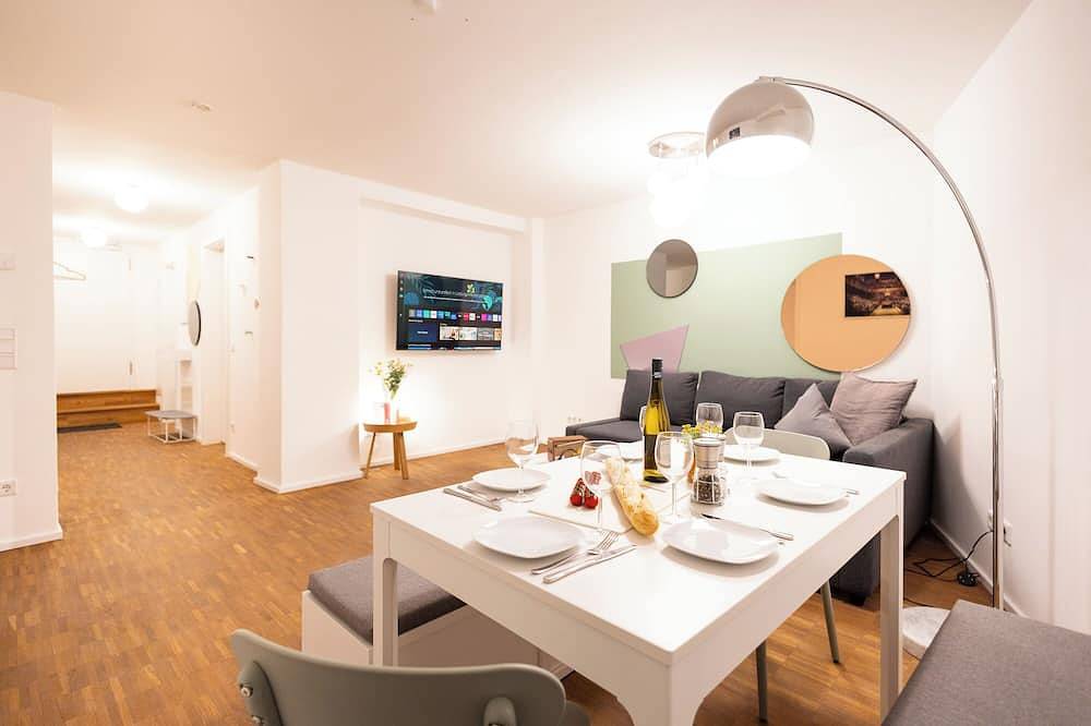Appartement entier, Vacation apartment with 2 bedrooms (Yellow Submarine Suite) in Halle, Saale-Unstrut