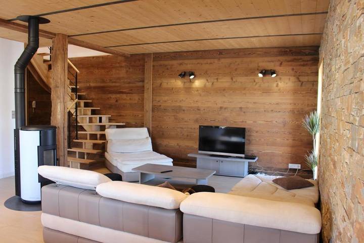 Gîte pour 6 personnes, avec Balcon et Terrasse à Orchamps-Vennes