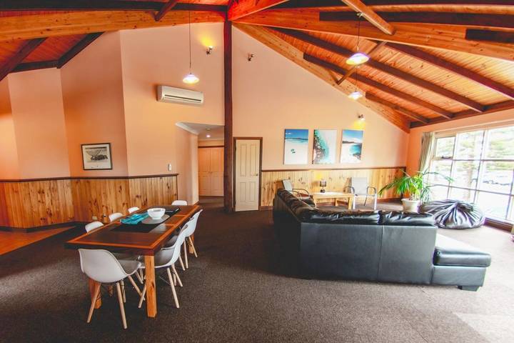 Location de vacances pour 17 personnes, avec jardin à Esperance