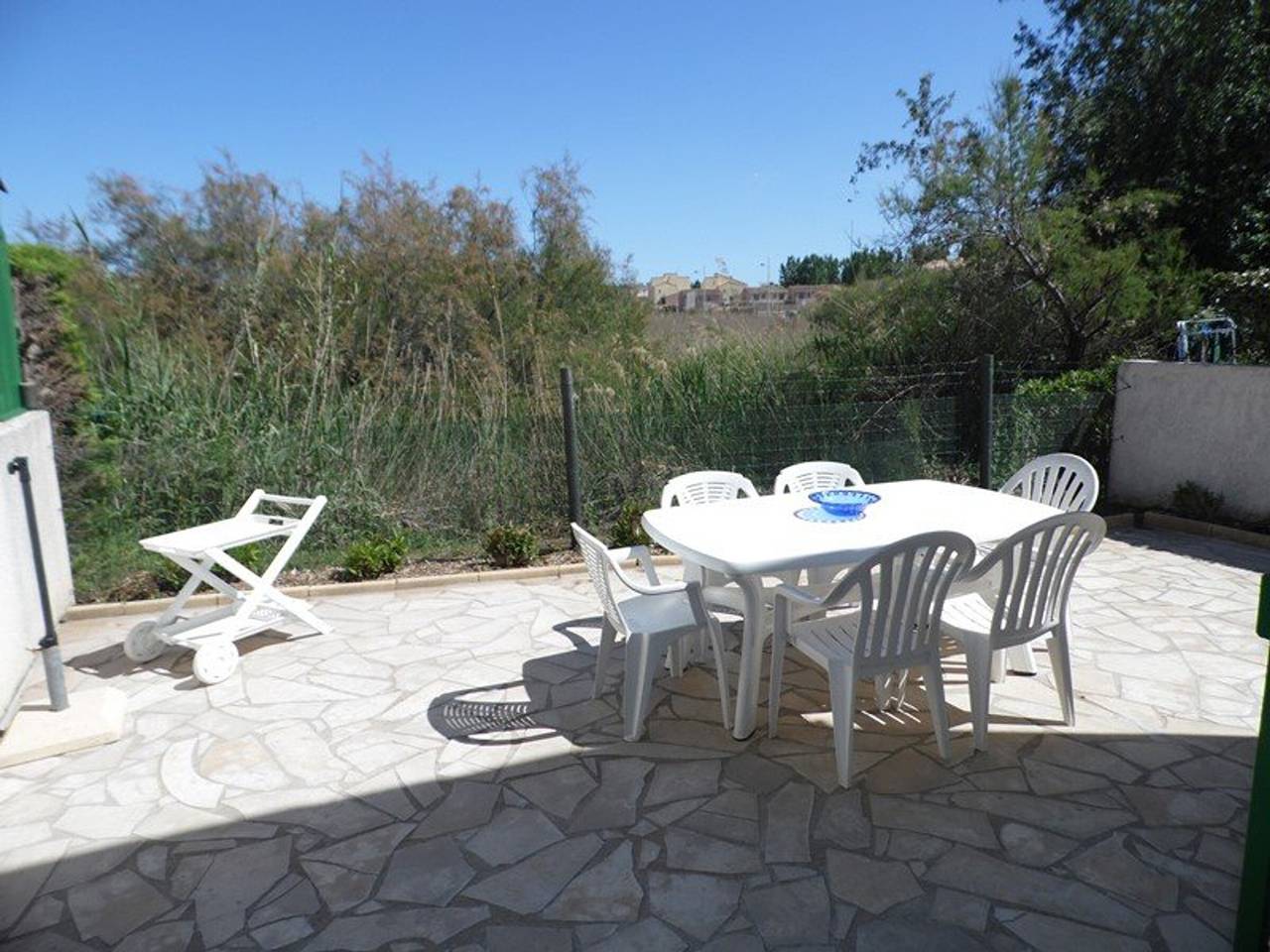Maison mitoyenne duplex avec terrasse, garage et parking, proche plage, équipée pour 4 à 6 personnes in Marseillan, Côte méditerranéenne (France)