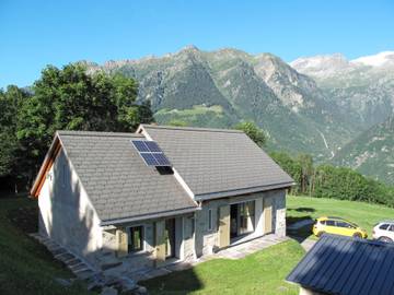 Ferienhaus für 8 Personen, mit Terrasse und Garten, mit Haustier im Tessin