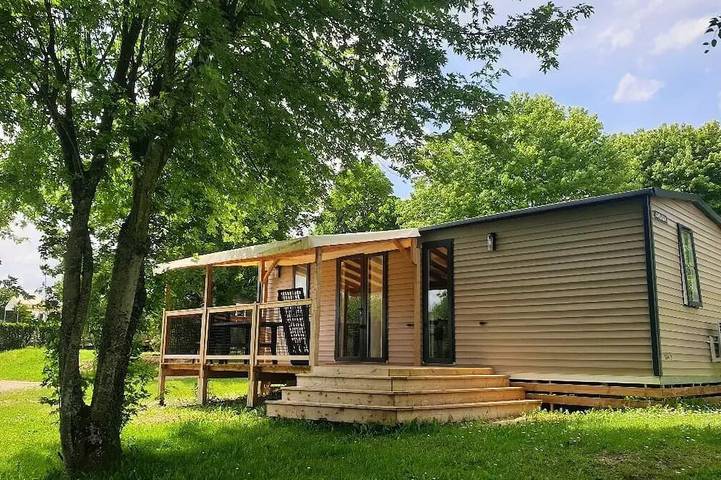 Camping für 6 Personen im Jura