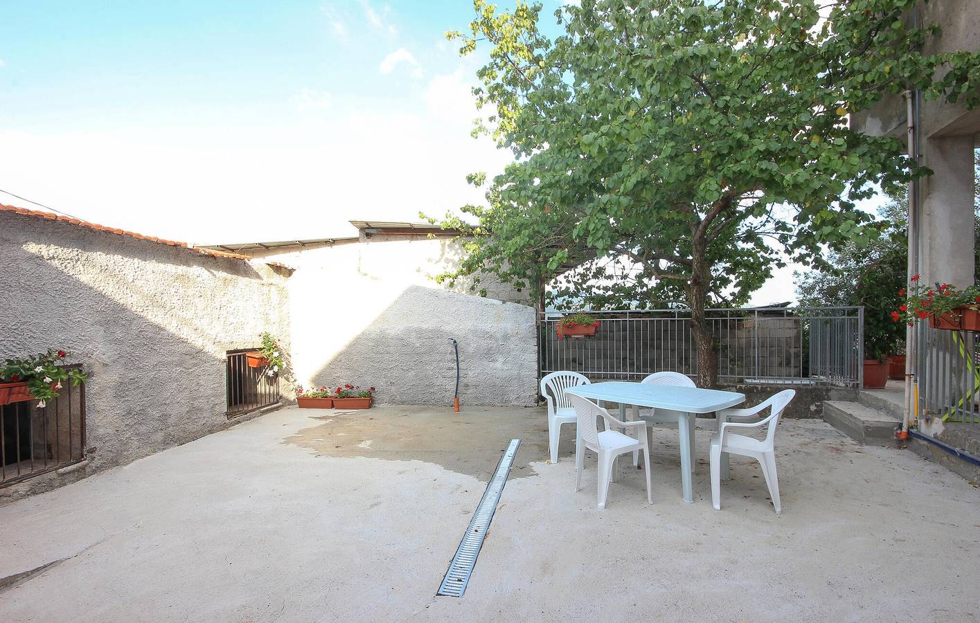 Appartement vue mer avec parking, climatisation et cuisine, 2,5 km de la plage in Marina di Casal Velino, Cilento