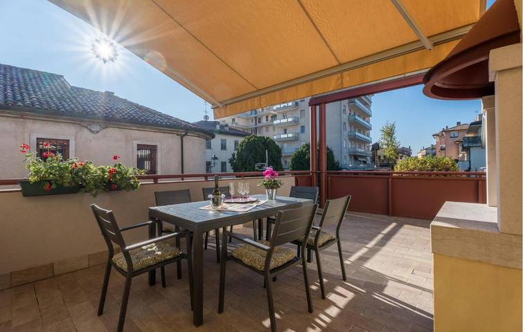 Dom dla 8 osób, z Balkon i Taras w Prowincja Treviso