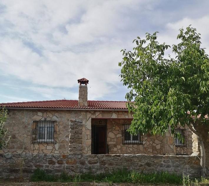 Casa rural para 8 personas, con vistas y jardín, Se admiten mascotas en Alto Tormes