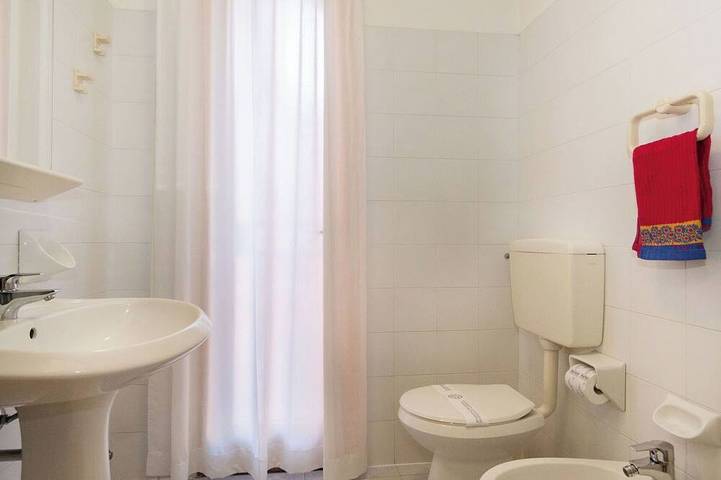 Elegante appartamento in villa per 6 persone con Wifi, A/C, piscina, Tv, terrazza e animali ammessi in Lido di Spina, Provincia di Ferrara