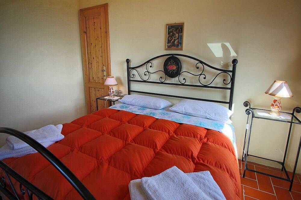 Farmhouse in Paciano near Monte Pausillo Park in Paciano, Perugia Province