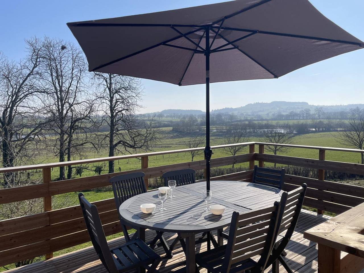 Gîte en nature, terrasse, climatisation, pour 6 personnes in Région de Vichy