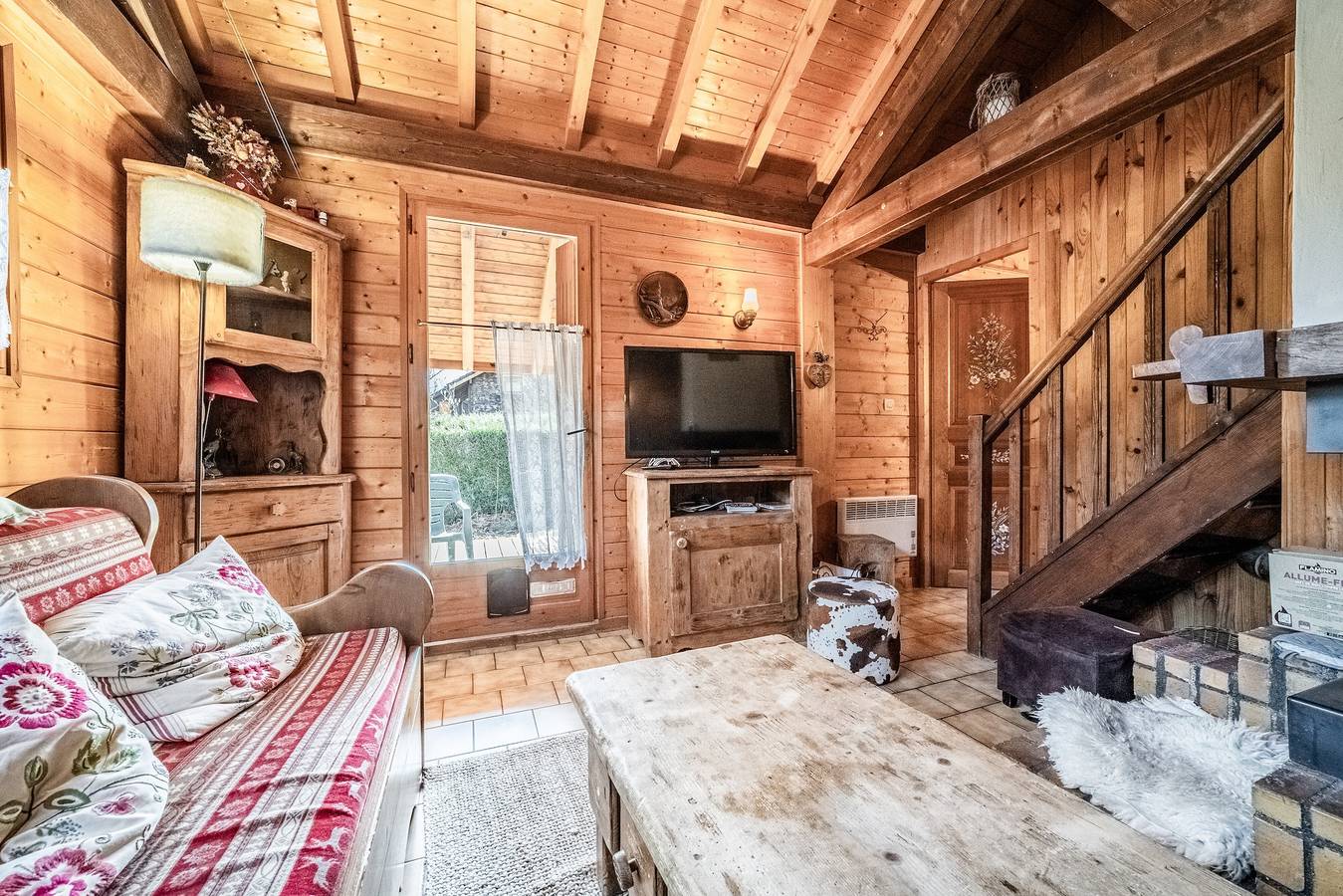 Chalet “8p Comfort – Le Gaby” with Mountain View and Wi-Fi in Verchaix, Bonneville region