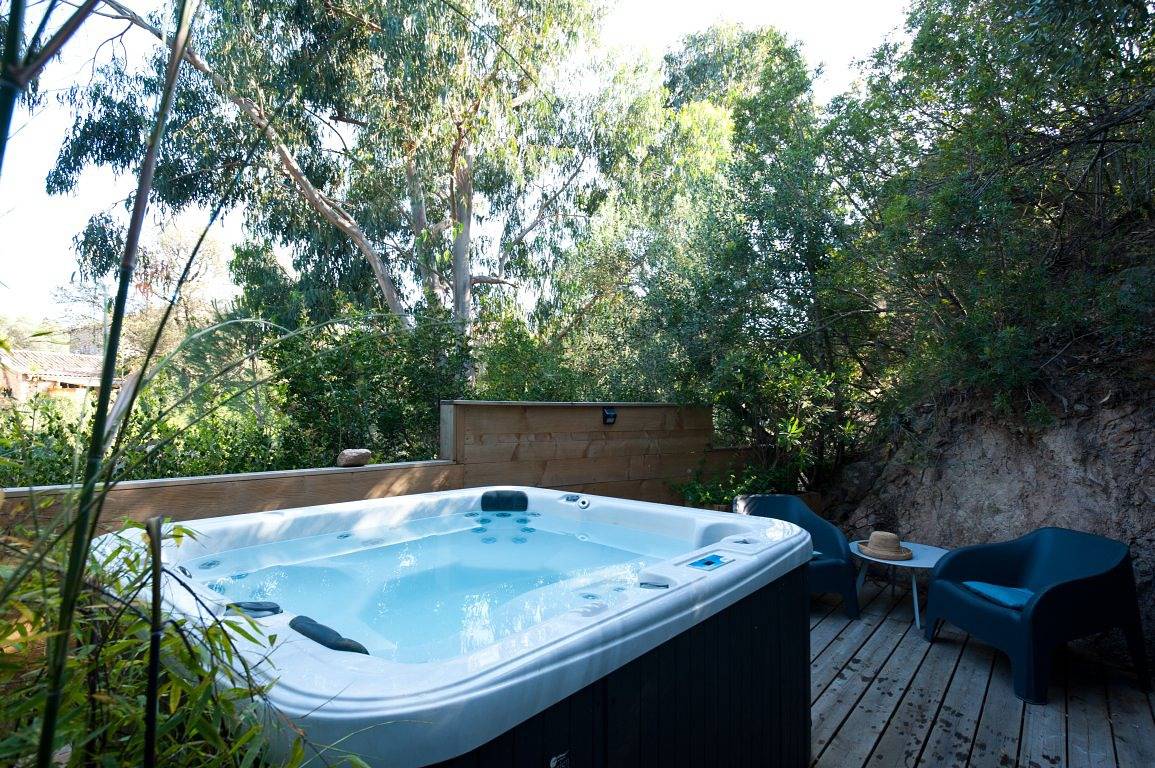 Gite Nicoli 4 avec spa proche Porto-Vecchio in San-Gavino-di-Carbini, Parc naturel régional de Corse