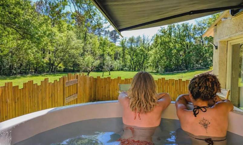 Gîte pour 2 personnes, avec jacuzzi ainsi que jardin et terrasse à Bras - 4