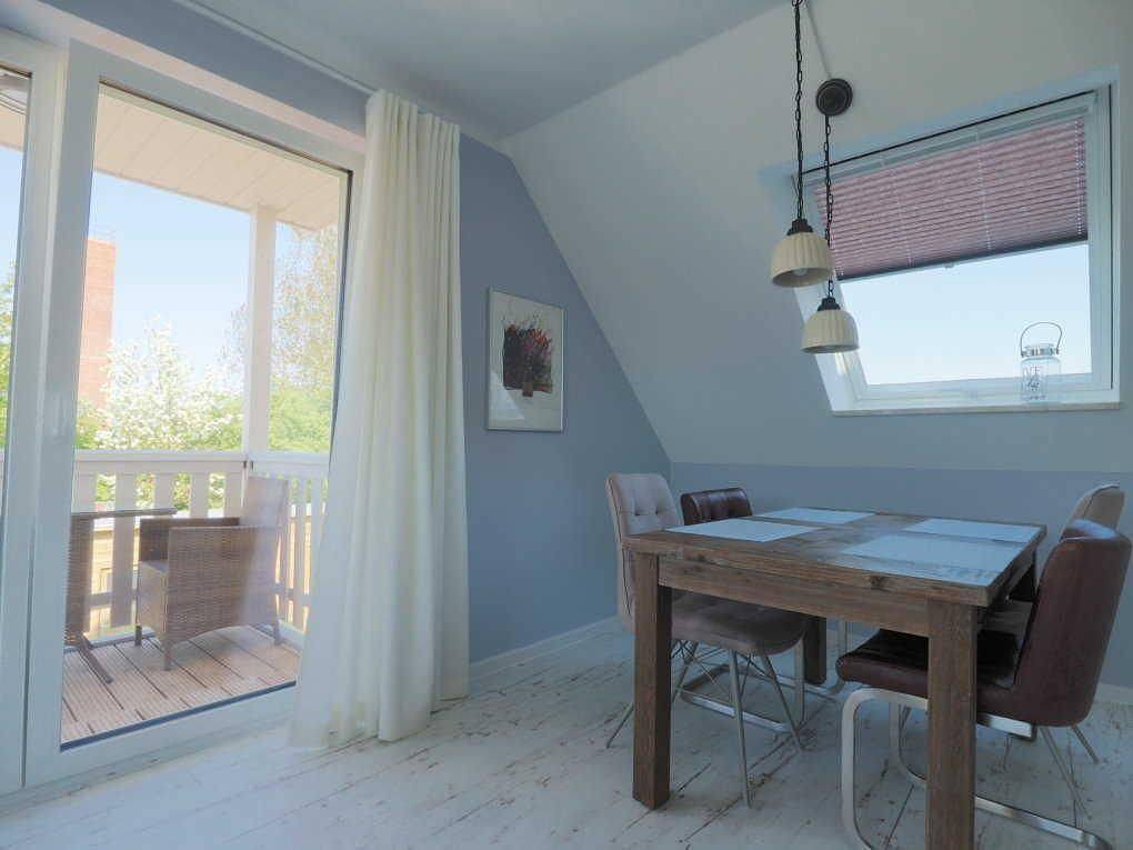 Geheel appartement, Gemütliche 2-Zimmer-Wohnung mit Balkon, voll ausgestatteter Küche und Stellplatz in Rerik, Amt Neubukow-Salzhaff