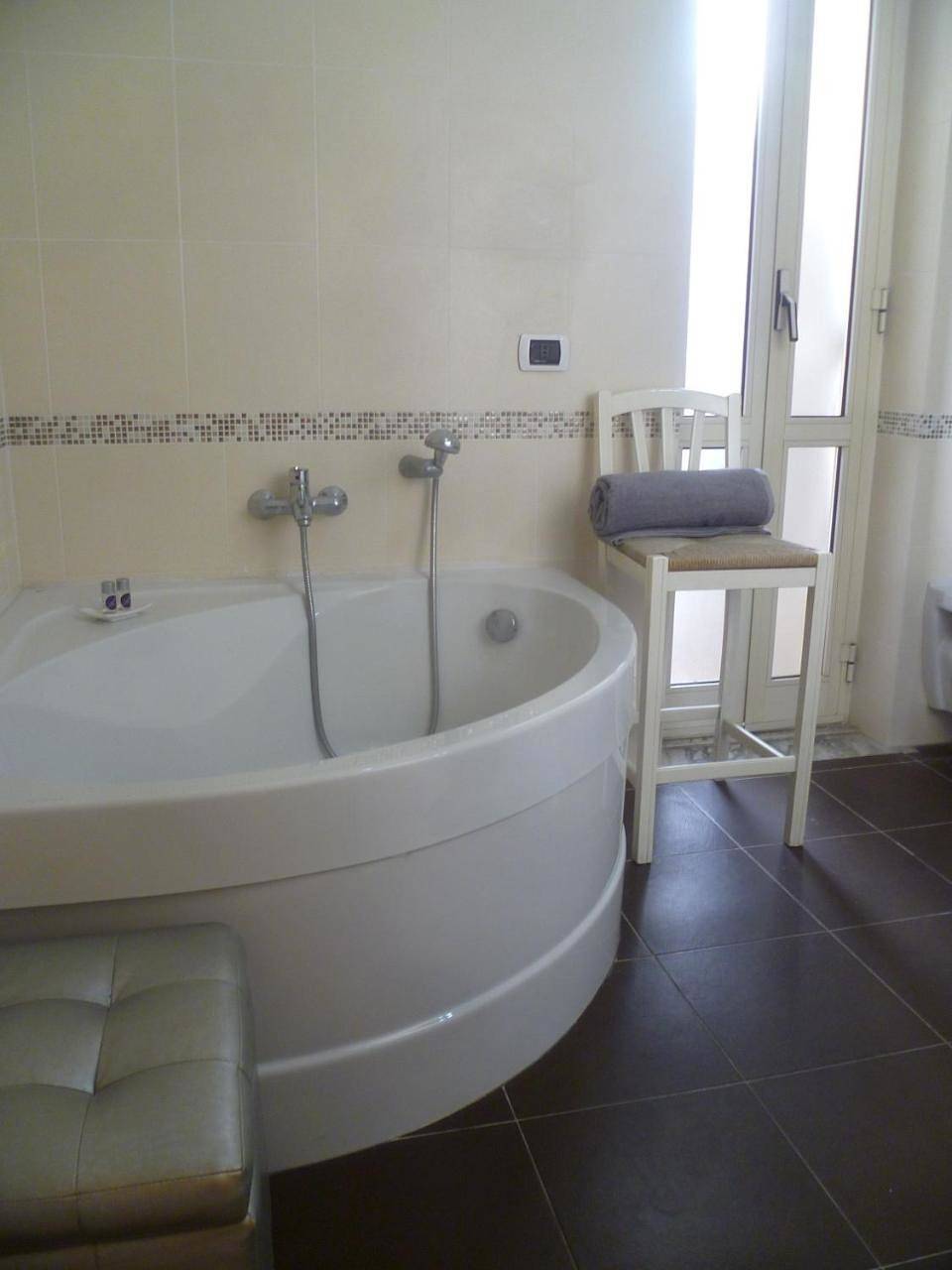 Triple Room with Private External Bathroom in Torre del Greco, Parco nazionale del Vesuvio