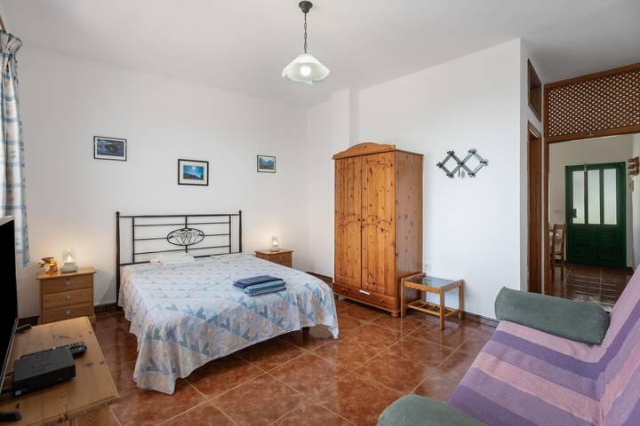 Apartamento entero, Apartamento 'Apartamento Nayara C' con vistas al mar, terraza compartida y Wi-Fi in Los Granados, Valle Gran Rey