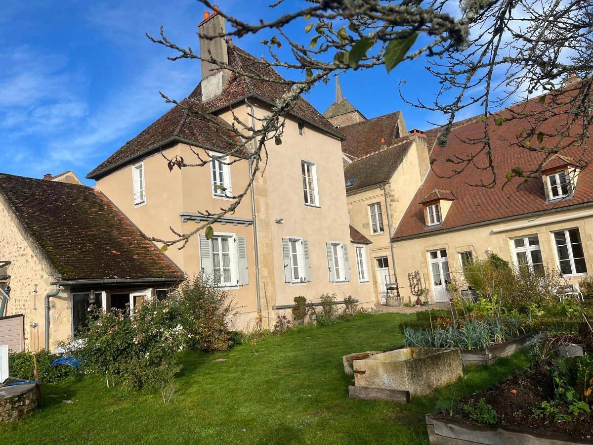 Maison de Noble Nicolas in Avallon, Parc naturel régional du Morvan