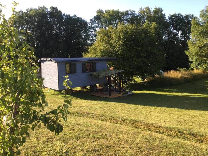 Tente pour 4 personnes, avec terrasse et jardin, animaux acceptés dans les Ardennes - 2