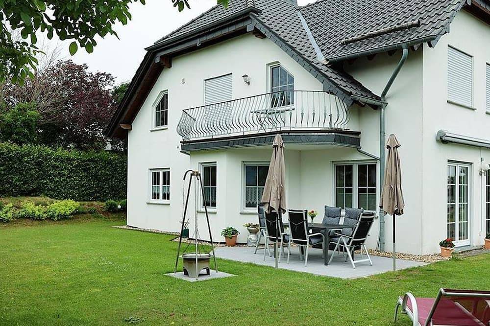 Ganze Wohnung, 5-Bett-Ferienwohnung Dusche/Wc mit Balkon - Ferienwohnungen Heck in Habscheid, Eifelkreis Bitburg-Prüm
