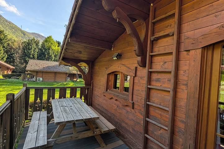 Gîte pour 4 personnes, avec piscine et sauna à Vaulnaveys-le-Bas