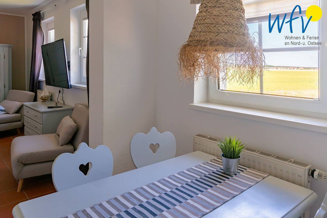 Entire apartment, Komfortable Ferienwohnung Sonnenhut im Ferienhaus am Gutspark Dranske in Lancken, Dranske