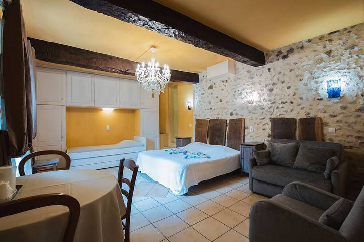 Location de vacances pour 30 personnes, avec jardin, animaux acceptés à Gargas - 4