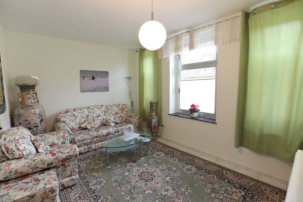 Ganze Wohnung, City-Wohnung 2 - Direkt an der Fußgängerzone und dem Schlosspark Brühl gelegen in Phantasialand, Brühl