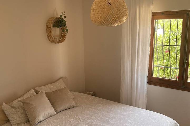 Septemberangebot Luxuriöse Villa mit privatem Pool am Meer, 15 km von Alicante entfernt in El Campello, Costa Blanca