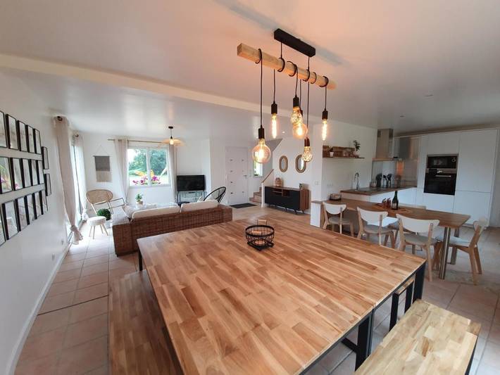 Location de vacances pour 15 personnes, avec Terrasse et Jardin à Plouégat-Moysan