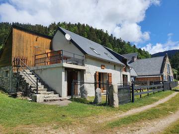Gîte pour 8 personnes, avec balcon dans Payolle