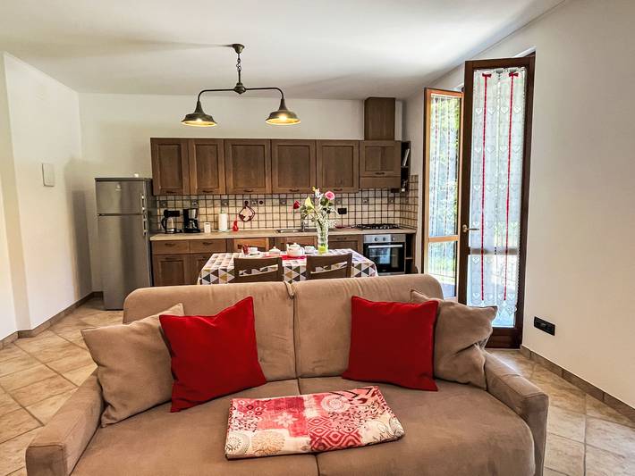 Ferienwohnung für 5 Personen, mit Balkon und Terrasse sowie Garten und Ausblick in Savona