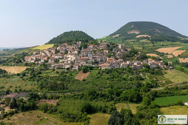 Gîte pour 6 personnes, avec terrasse ainsi que piscine et vue, animaux acceptés à Compeyre - 3