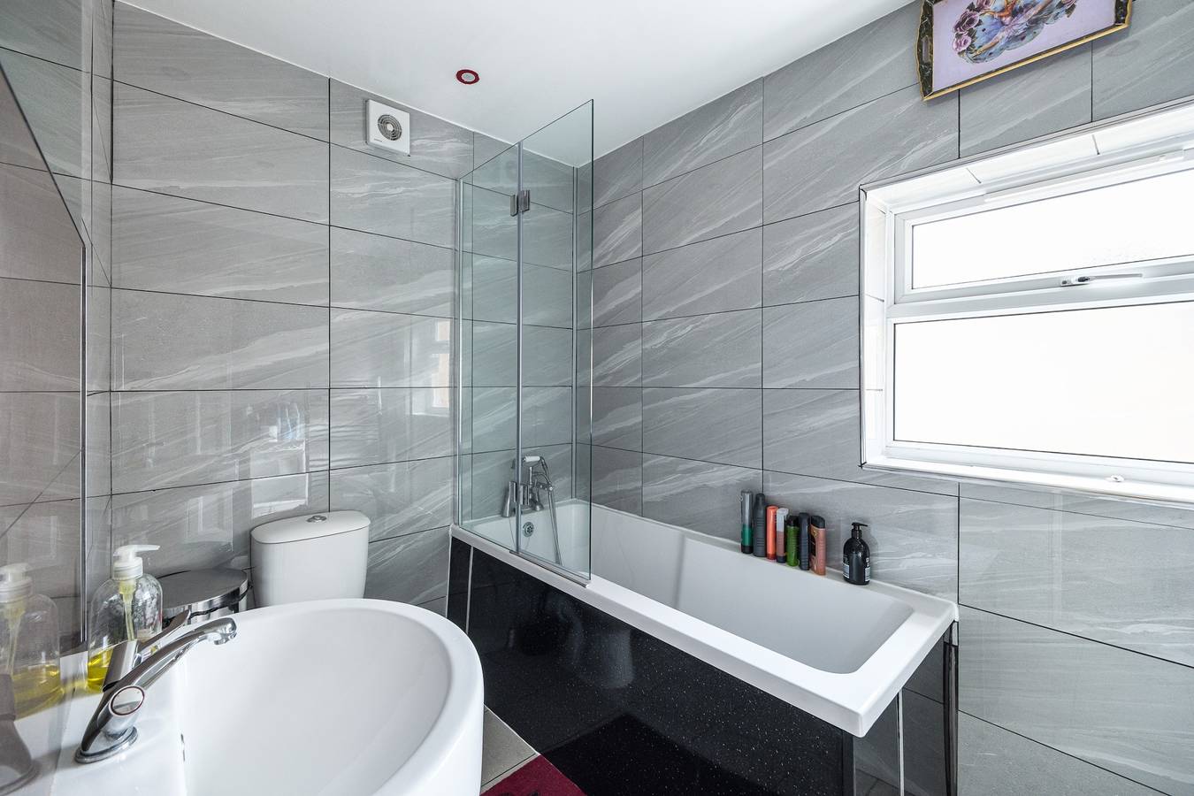 House - Sleeps 8 - Garden - Short Walk to Station in Waltham Forest, London