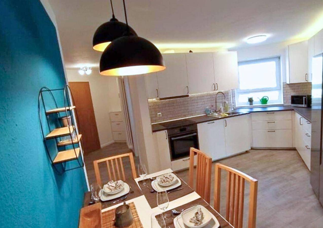 Geheel appartement, 4 Schlafzimmer I Balkon I Für 5 Personen nahe Uni & City Center in Ulm (Baden-Württemberg), Zwaben