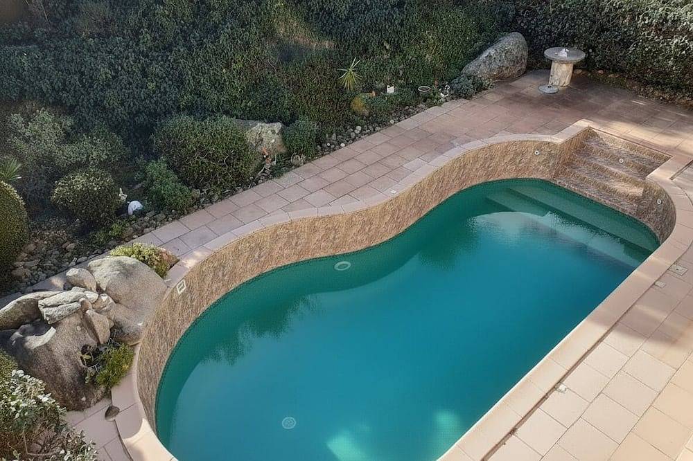 Mini villa studio cosy climatisée 21 m2 pour 1 couple, piscine in Porto-Vecchio, Arrondissement de Sartène