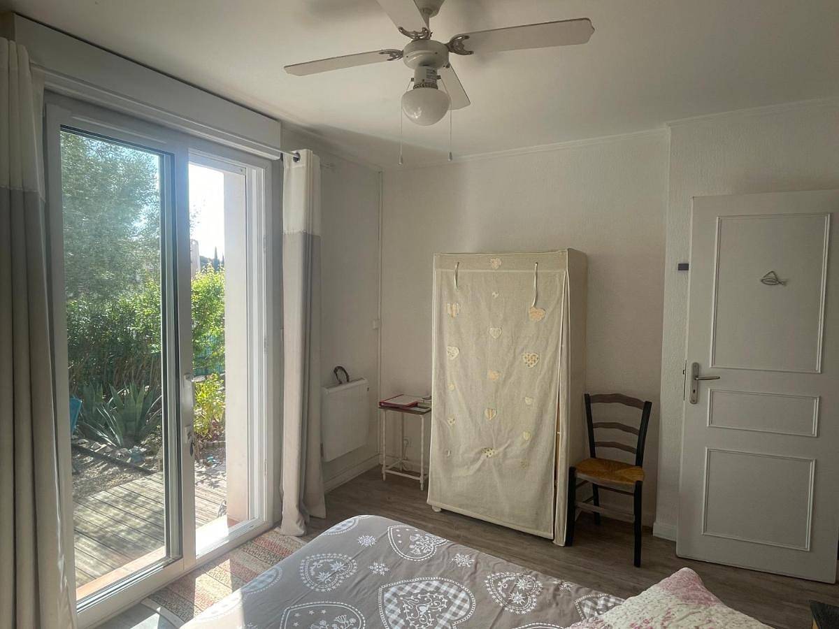 Appartement de vacances entier, Chambre climatisée et salle de bain indépendantes à 200m de la plage de Fabrégas in La Seyne-sur-Mer, Côte méditerranéenne (France)