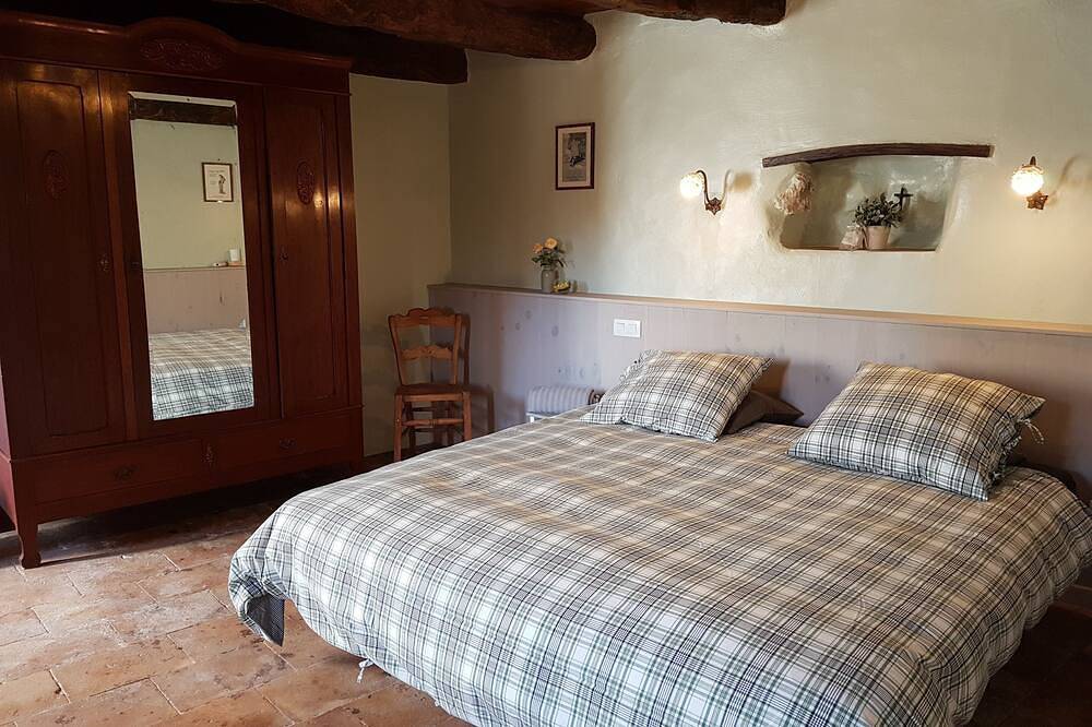 Beau gîte en pierres blanches dans un demeure de caractère avec piscine in Andillac, Région d'Albi
