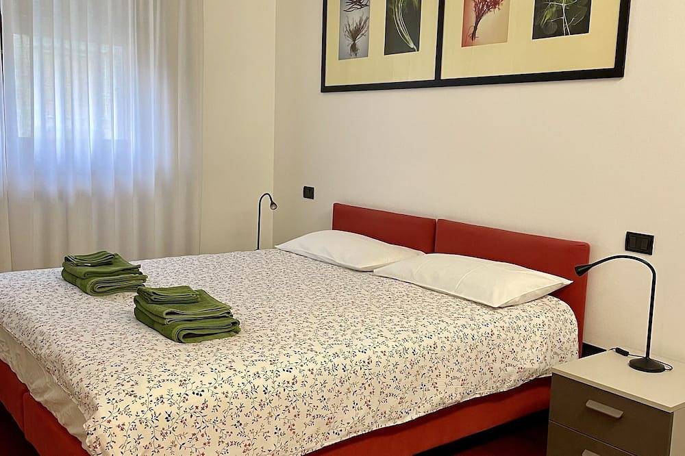 Entire apartment, Elegant apartment with garden and parking spot, close to Airport and Venice in Venice, Venice Province