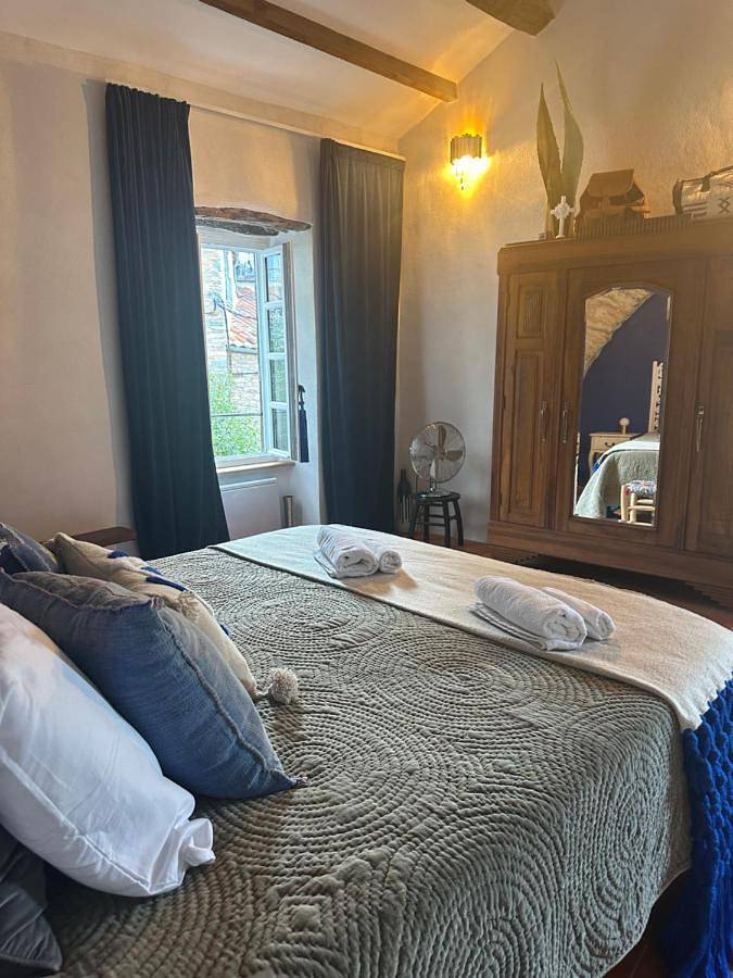 Location de vacances pour 6 personnes, avec jardin et vue, animaux acceptés à Vieussan - 2