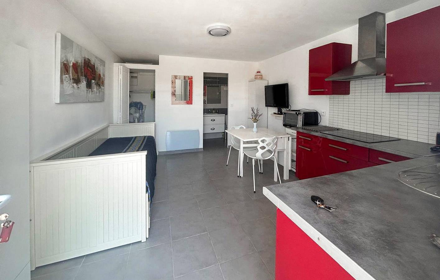 Encantador apartamento con piscina y wifi cerca del restaurante Lou Portaou in Camps-la-Source, Región Brignoles