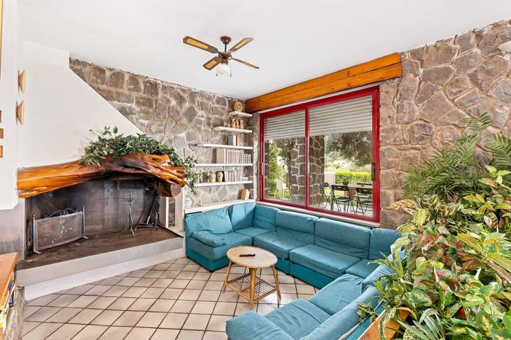 Villa 'Bea Holiday Home with Sea View', Private Terrace and Garden in Magomadas, Planargia