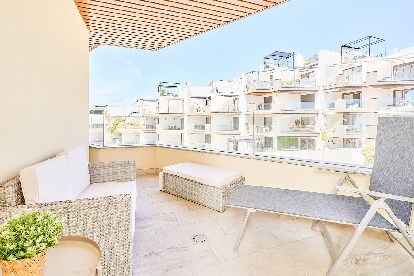 Apartamento inteiro, Apartamento 'Marinsa Beach Torrox' com Vista Mar, Wi-Fi e Ar Condicionado in Torrox Costa, Torrox