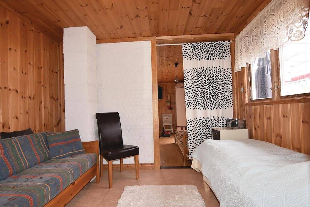 2 bedroom awesome home in Hammarö in Hammarö, Vänern