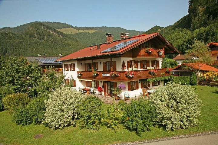 Ferienwohnung für 6 Personen, mit Balkon und Sauna in Unterwössen