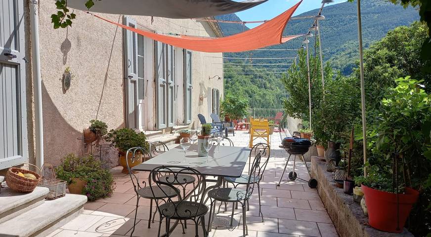 Chambre d’hôte pour 2 personnes, avec jardin et piscine, animaux acceptés dans les Alpes maritimes - 3