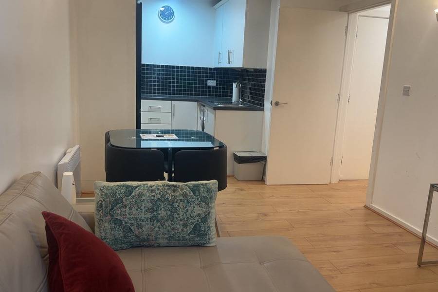 Ganze Ferienwohnung, Ferienwohnung für 4 Personen mit Balkon in Barking und Dagenham, London